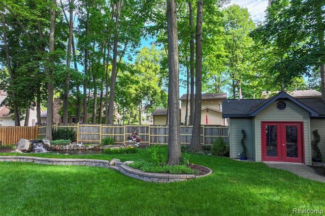 5327 Olde Saybrooke Road, Grand Blanc, MI 48439