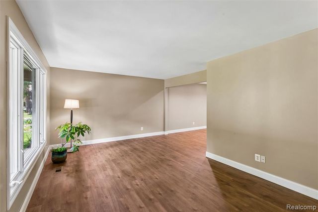 5327 Olde Saybrooke Road, Grand Blanc, MI 48439