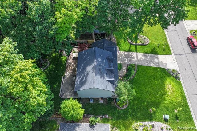 5327 Olde Saybrooke Road, Grand Blanc, MI 48439