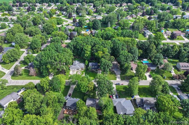 5327 Olde Saybrooke Road, Grand Blanc, MI 48439