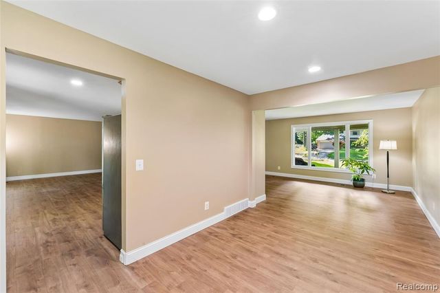 5327 Olde Saybrooke Road, Grand Blanc, MI 48439