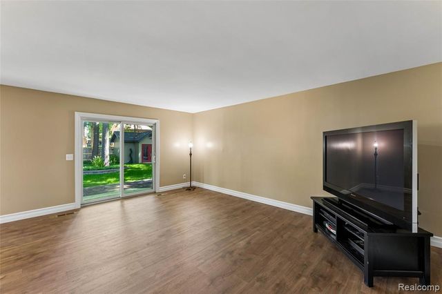 5327 Olde Saybrooke Road, Grand Blanc, MI 48439