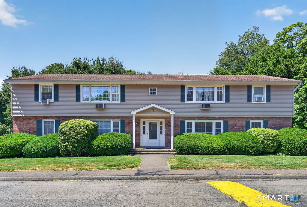 1789 Foxon Road 7D, North Branford, CT 06471