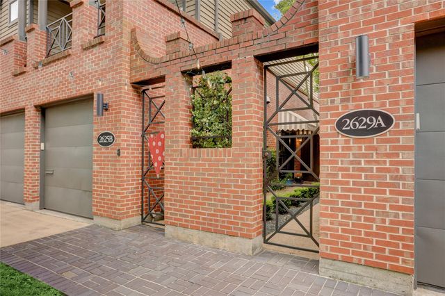 2629 Wroxton Road A, Houston, TX 77005