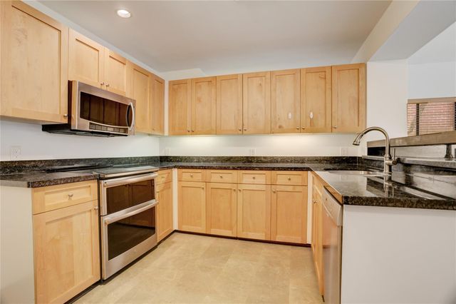2629 Wroxton Road A, Houston, TX 77005