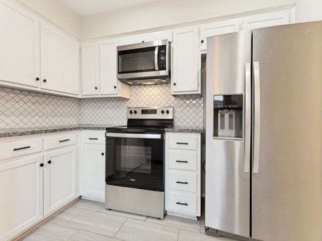 2313 Harvest Glen Court, Fort Worth, TX 76108