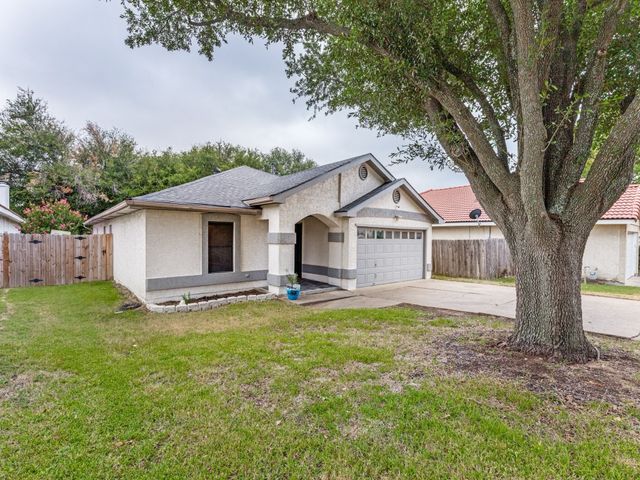 2313 Harvest Glen Court, Fort Worth, TX 76108