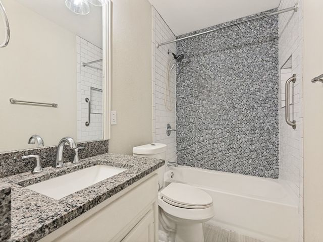 2313 Harvest Glen Court, Fort Worth, TX 76108