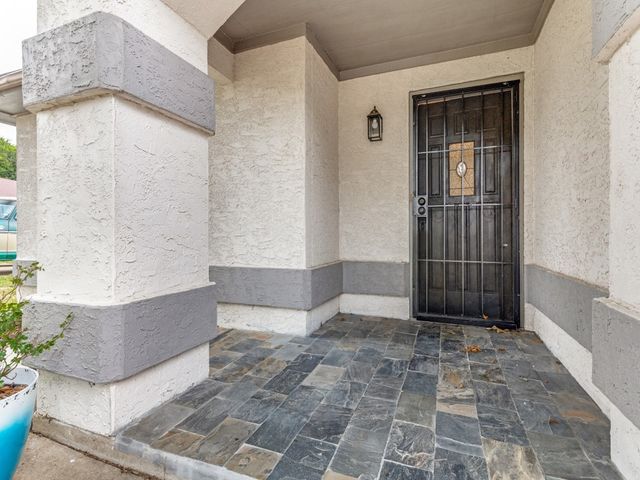 2313 Harvest Glen Court, Fort Worth, TX 76108