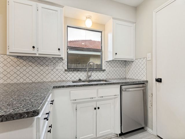 2313 Harvest Glen Court, Fort Worth, TX 76108