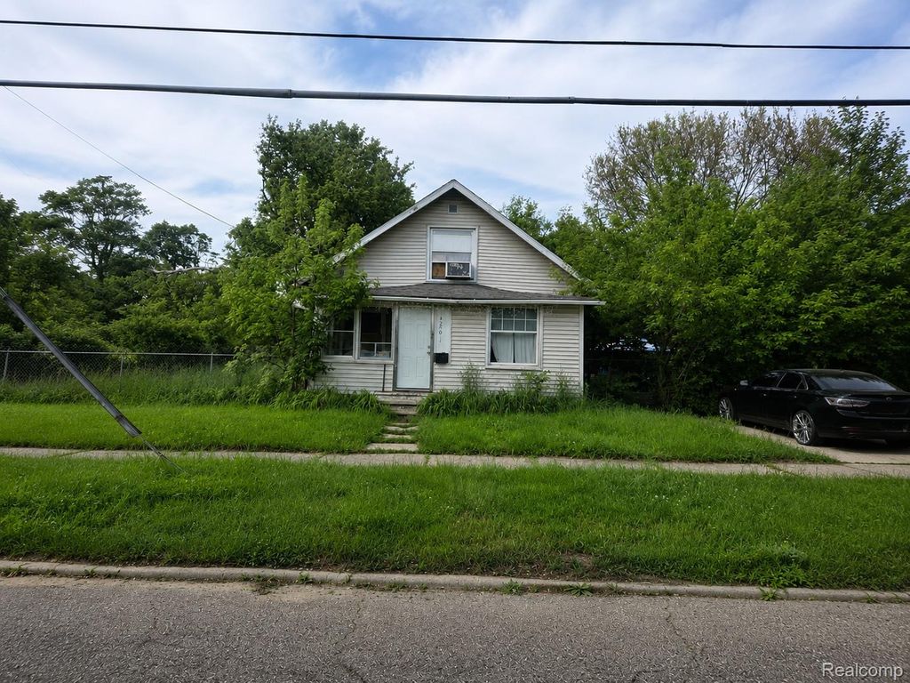 2201 Oklahoma Avenue, Flint, MI 48506