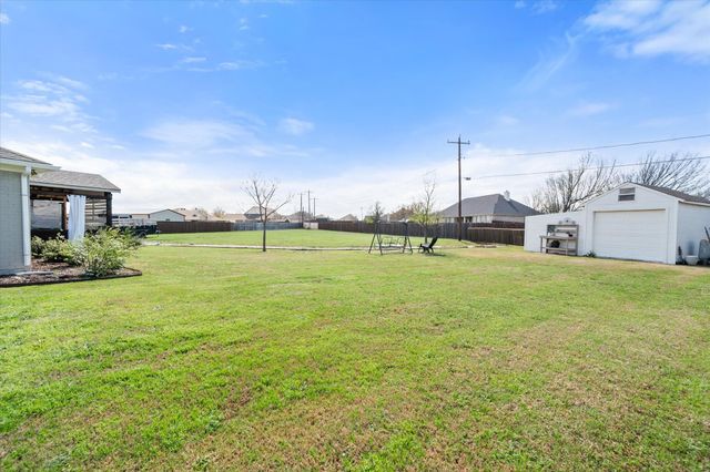 105 Meadow Glen Court, Aledo, TX 76008