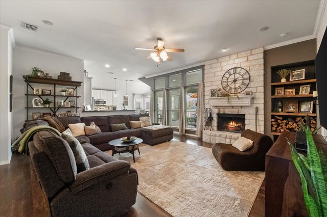 105 Meadow Glen Court, Aledo, TX 76008