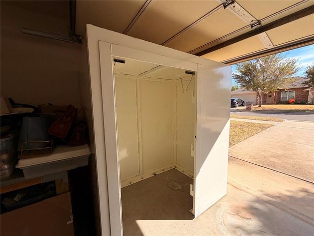 6825 NW 157th Street, Edmond, OK 73013