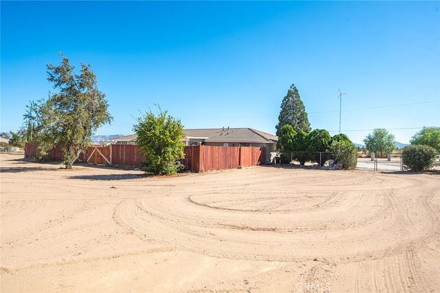 13980 Mission, Hesperia, CA 92344