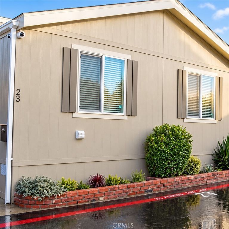 327 W Wilson Street 23, Costa Mesa, CA 92627 — photo 2
