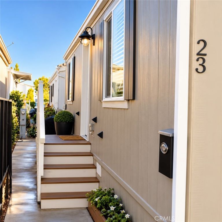327 W Wilson Street 23, Costa Mesa, CA 92627 — photo 3