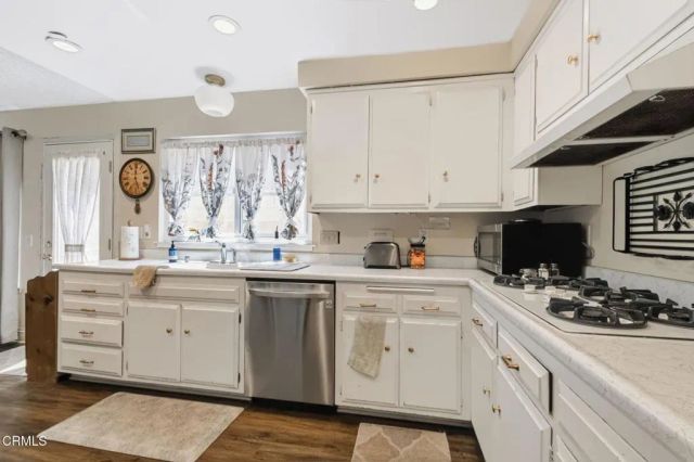 1573 Wolverton Avenue, Camarillo, CA 93010