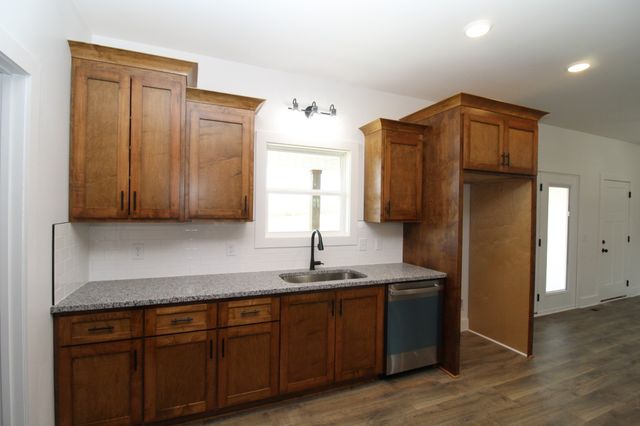 20 Lauderdale Ln, Hartsville, TN 37074