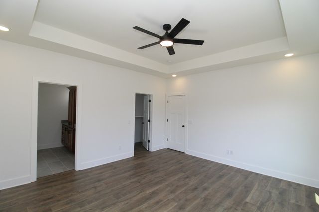 20 Lauderdale Ln, Hartsville, TN 37074