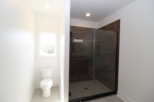 20 Lauderdale Ln, Hartsville, TN 37074