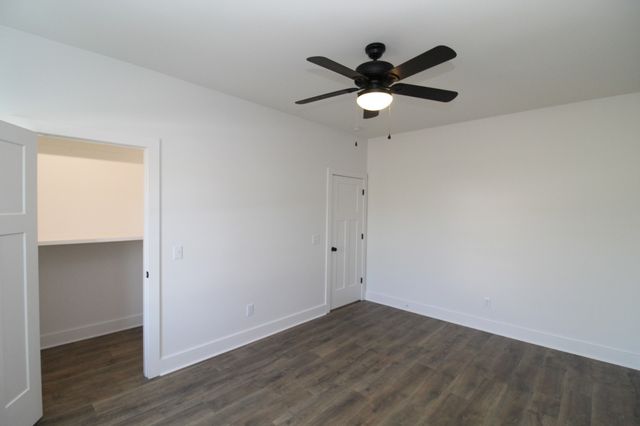 20 Lauderdale Ln, Hartsville, TN 37074