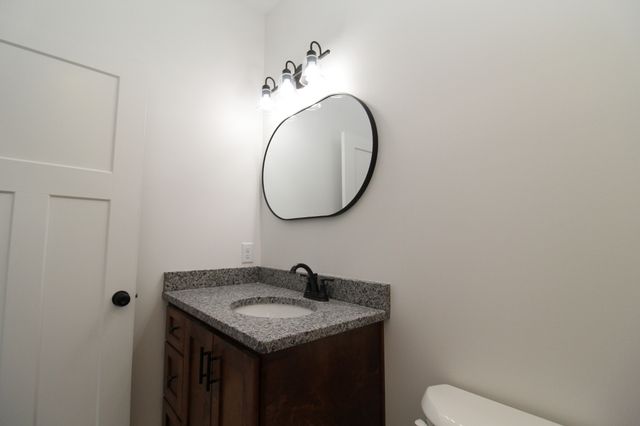 20 Lauderdale Ln, Hartsville, TN 37074