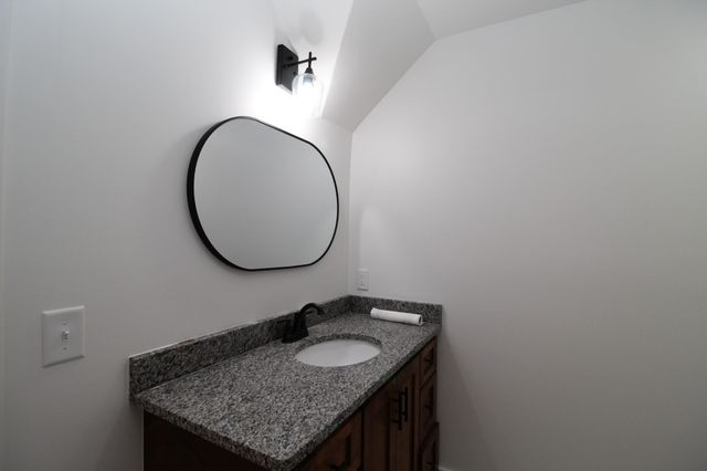 20 Lauderdale Ln, Hartsville, TN 37074