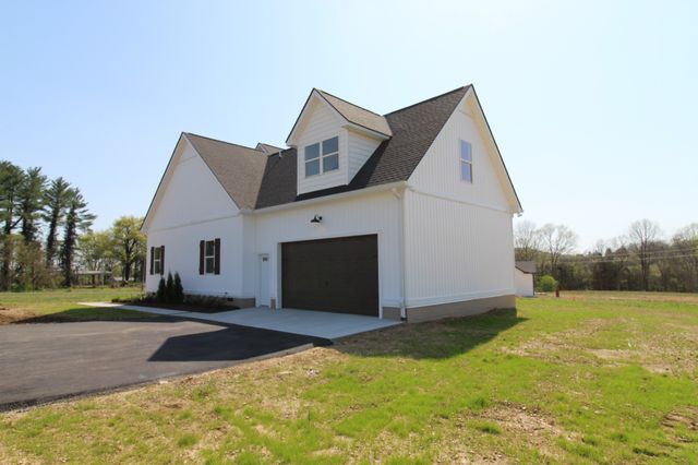 20 Lauderdale Ln, Hartsville, TN 37074