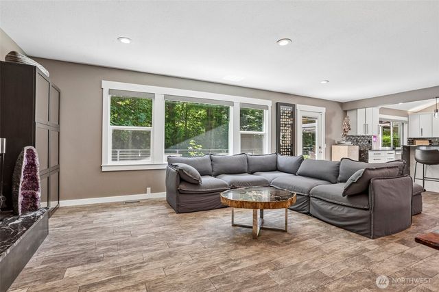 24017 SE 111th Street, Issaquah, WA 98027