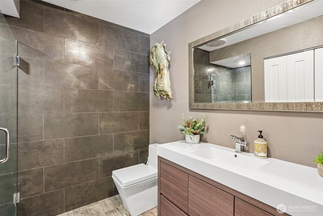 24017 SE 111th Street, Issaquah, WA 98027