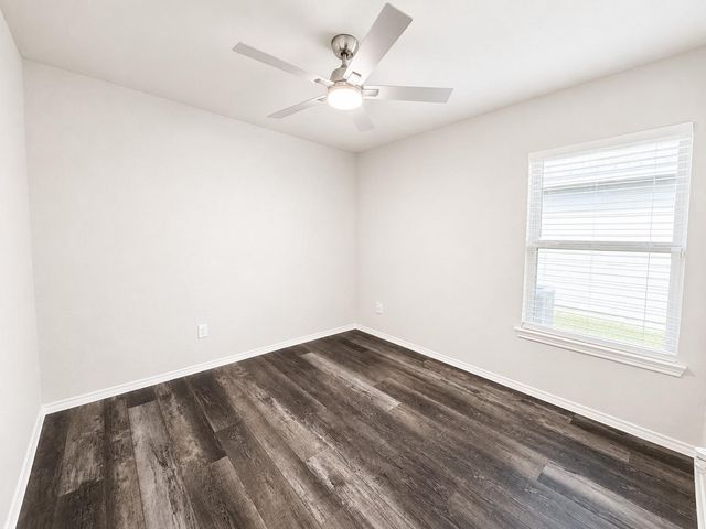 102 Bellewood Manor Drive, Magnolia, TX 77354