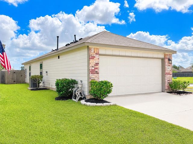 102 Bellewood Manor Drive, Magnolia, TX 77354
