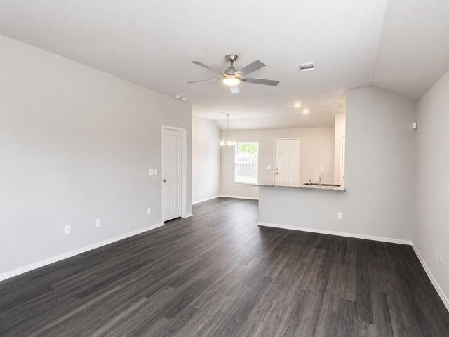 102 Bellewood Manor Drive, Magnolia, TX 77354
