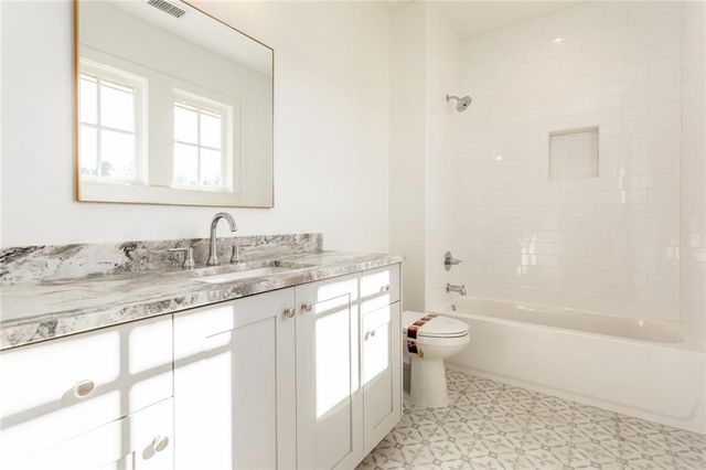 11260 Serenbe Lane, Chattahoochee Hills, GA 30268
