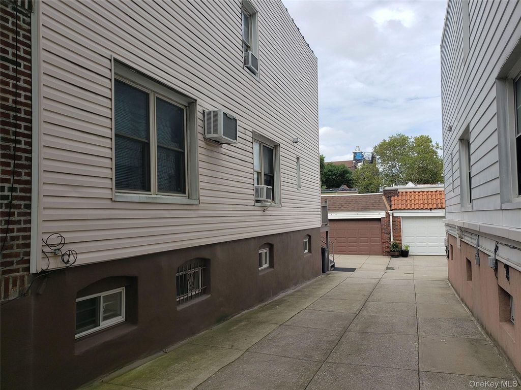 87-37 Union Turnpike, Glendale, NY 11385 — photo 2