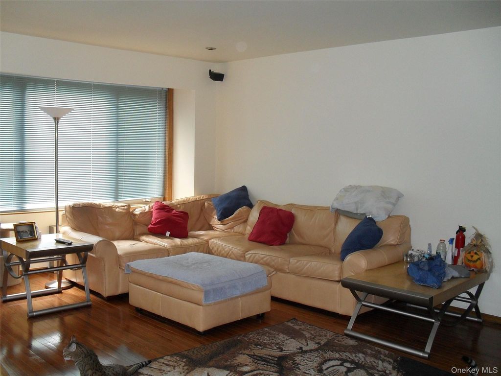 87-37 Union Turnpike, Glendale, NY 11385 — photo 3