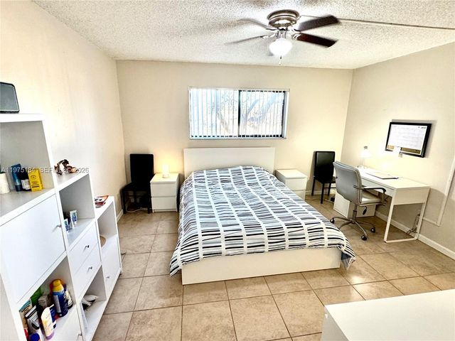 6900 SW 39th St 207J, Davie, FL 33314