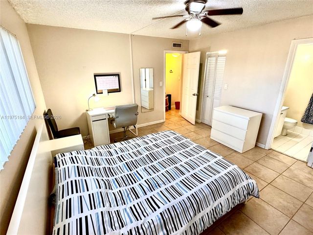 6900 SW 39th St 207J, Davie, FL 33314