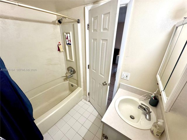 6900 SW 39th St 207J, Davie, FL 33314