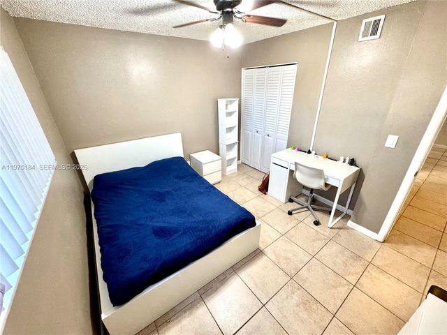 6900 SW 39th St 207J, Davie, FL 33314