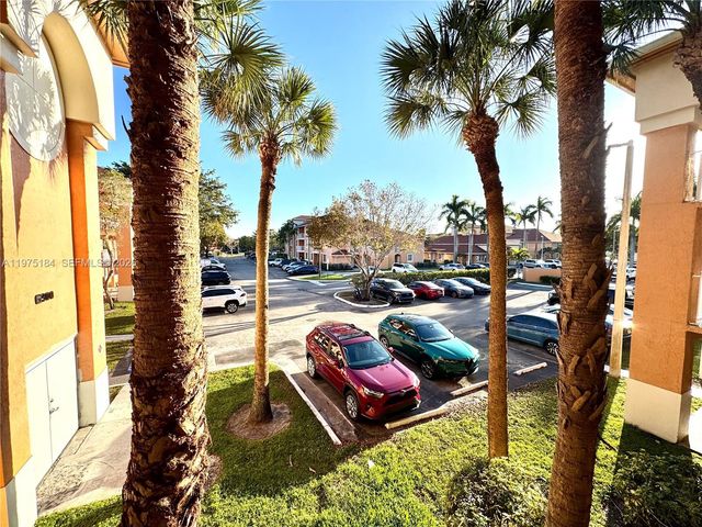 6900 SW 39th St 207J, Davie, FL 33314