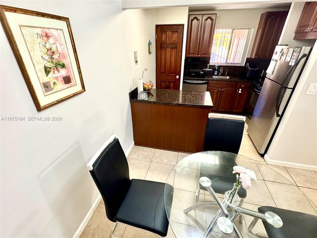 6900 SW 39th St 207J, Davie, FL 33314