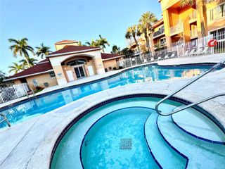 6900 SW 39th St 207J, Davie, FL 33314