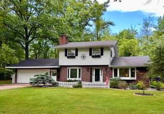 W8660 Orchard St, Iron Mountain, MI 49801