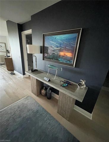 425 Cove Tower Dr 703, Naples, FL 34110