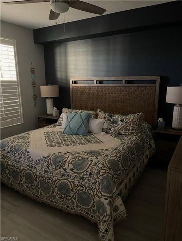 425 Cove Tower Dr 703, Naples, FL 34110