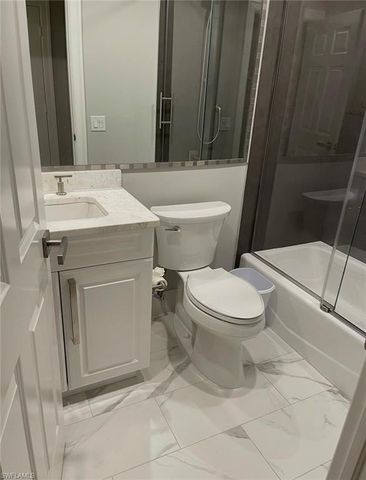 425 Cove Tower Dr 703, Naples, FL 34110