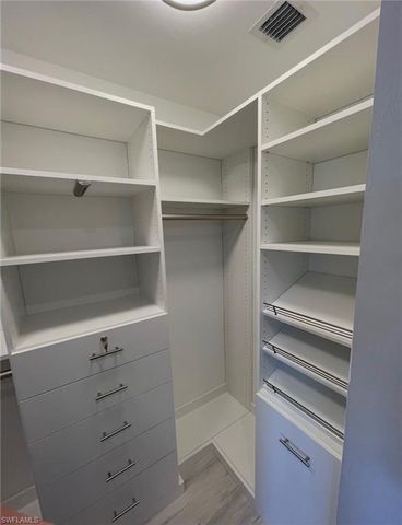 425 Cove Tower Dr 703, Naples, FL 34110