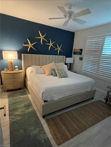 425 Cove Tower Dr 703, Naples, FL 34110